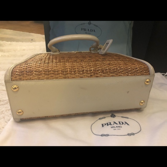 Authentic Prada bag with cream leather - Picture 6 of 8